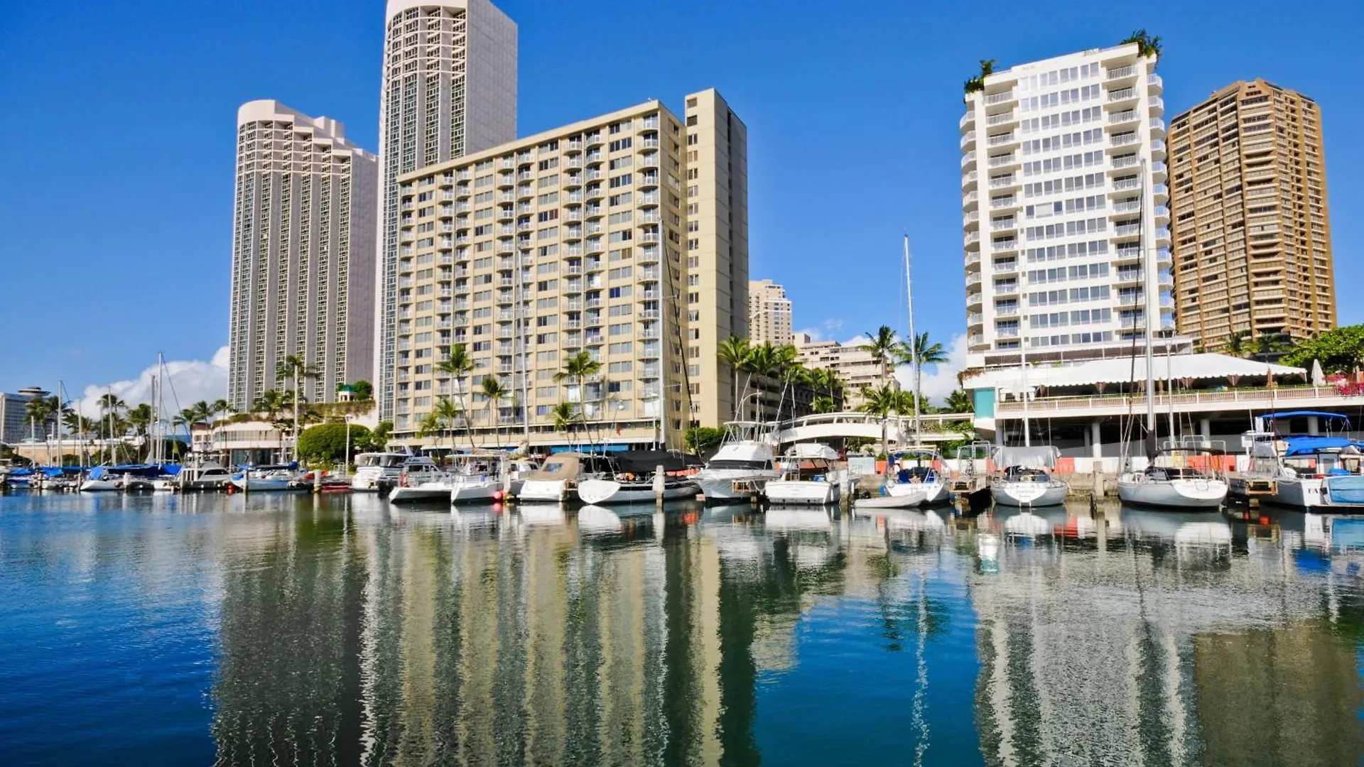 Ilikai Marina Studio City View Condos With Fully Equipped Kitchens & Free Wifi Honolulu